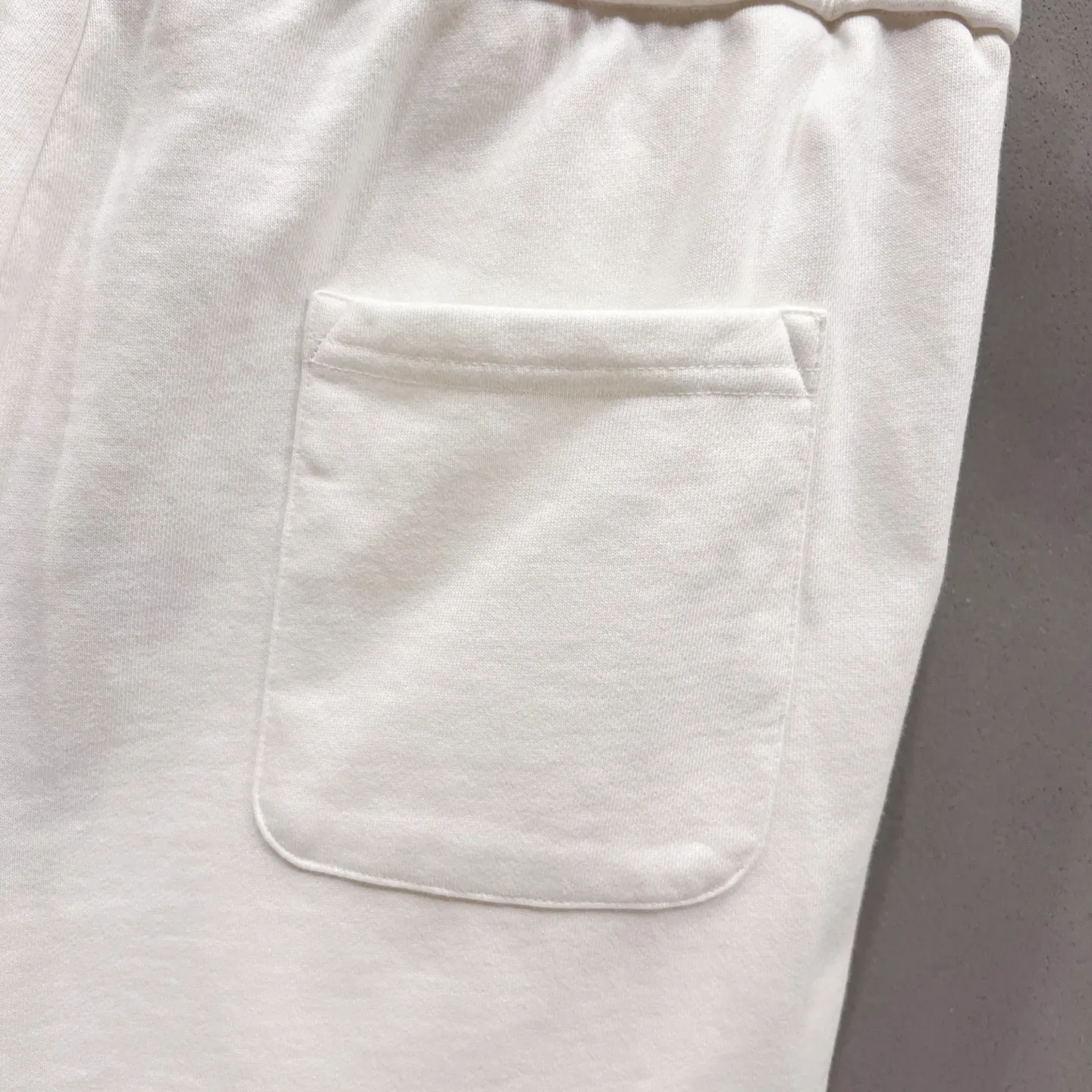 P190 chrome hearts/Chrome hearts pure cotton terry fabric shorts, three-dimensional Sanskrit cross hardware embroidery🪡LOGO logo, official synchronization, high version, high quality, fashionable personality, versatile trend, pure original quality, original fabric, tag, collar label, washed wheat, complete three standards, color: black, white, apricot. Size: S-XL